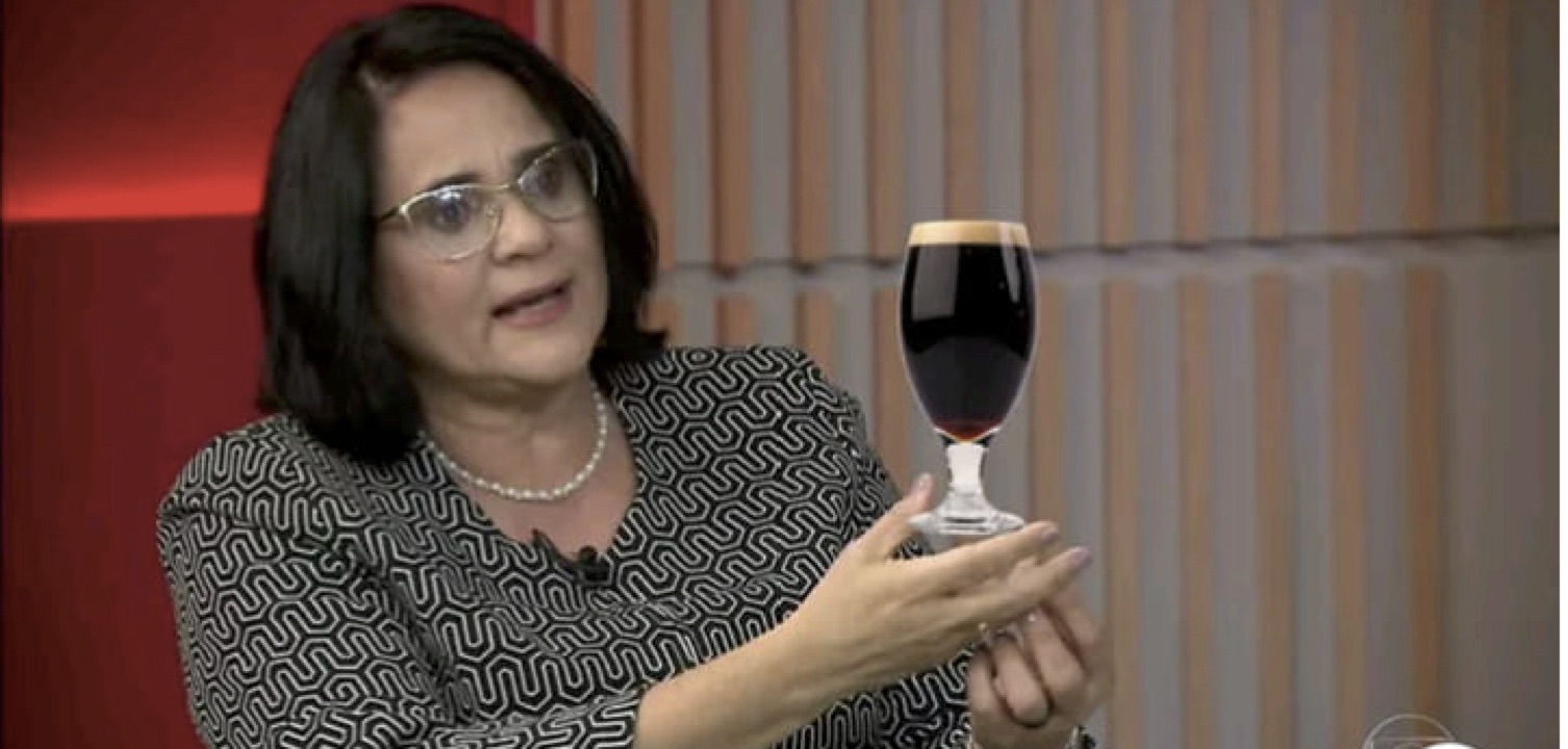 Polémica ministra brasileira disse que marca de cerveja é uma apologia ao  sexo oral, pelo que deveria ser proibida? – Poligrafo